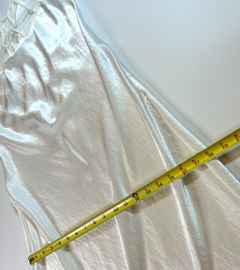 Vintage VICTORIA’s SECRET Ivory LONG NIGHTGOWN Small HALTER BACKLESS Gold Label