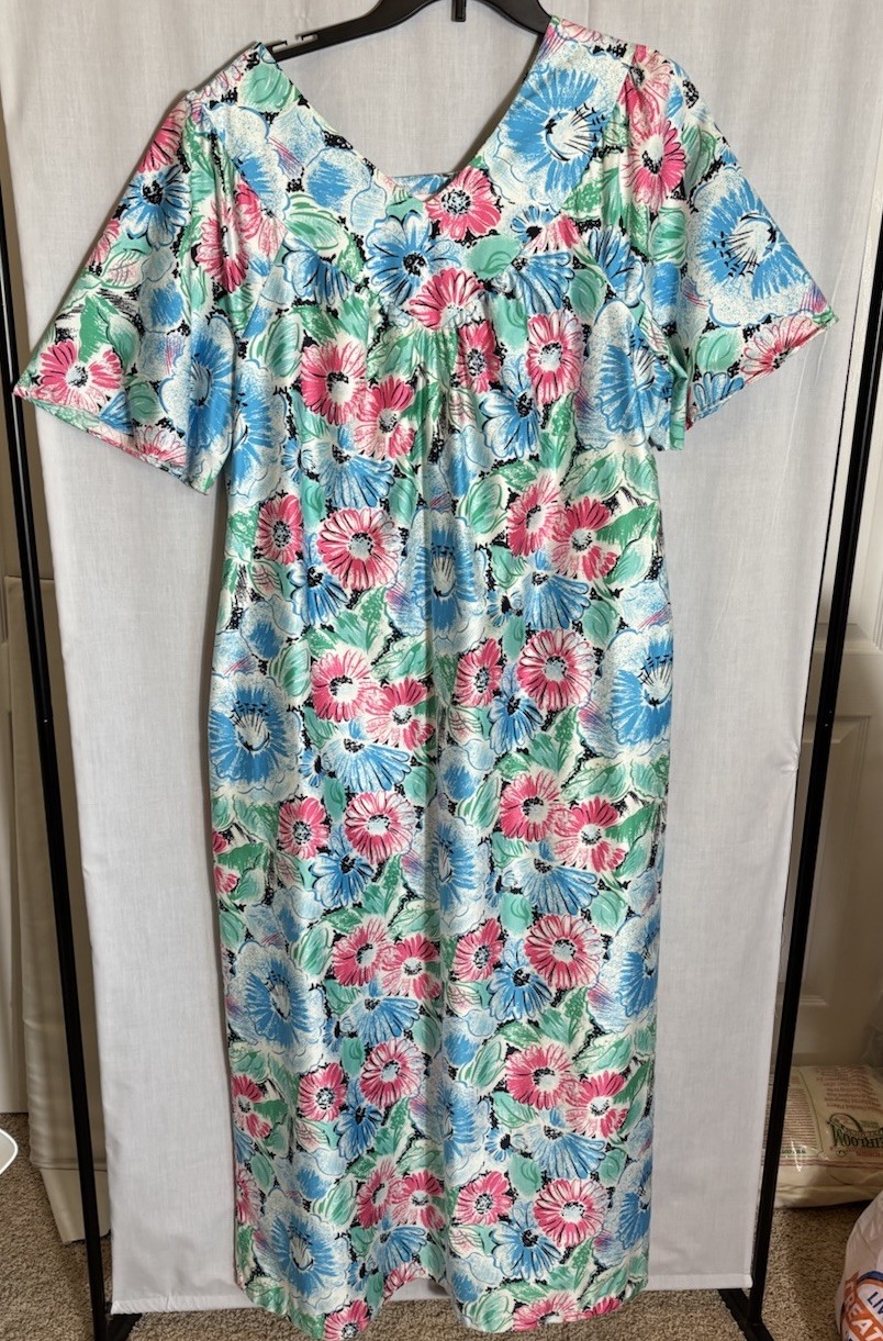 Vintage Carriage Court nightgown Day Dress Mumu Pink & Blue Floral M 12-14