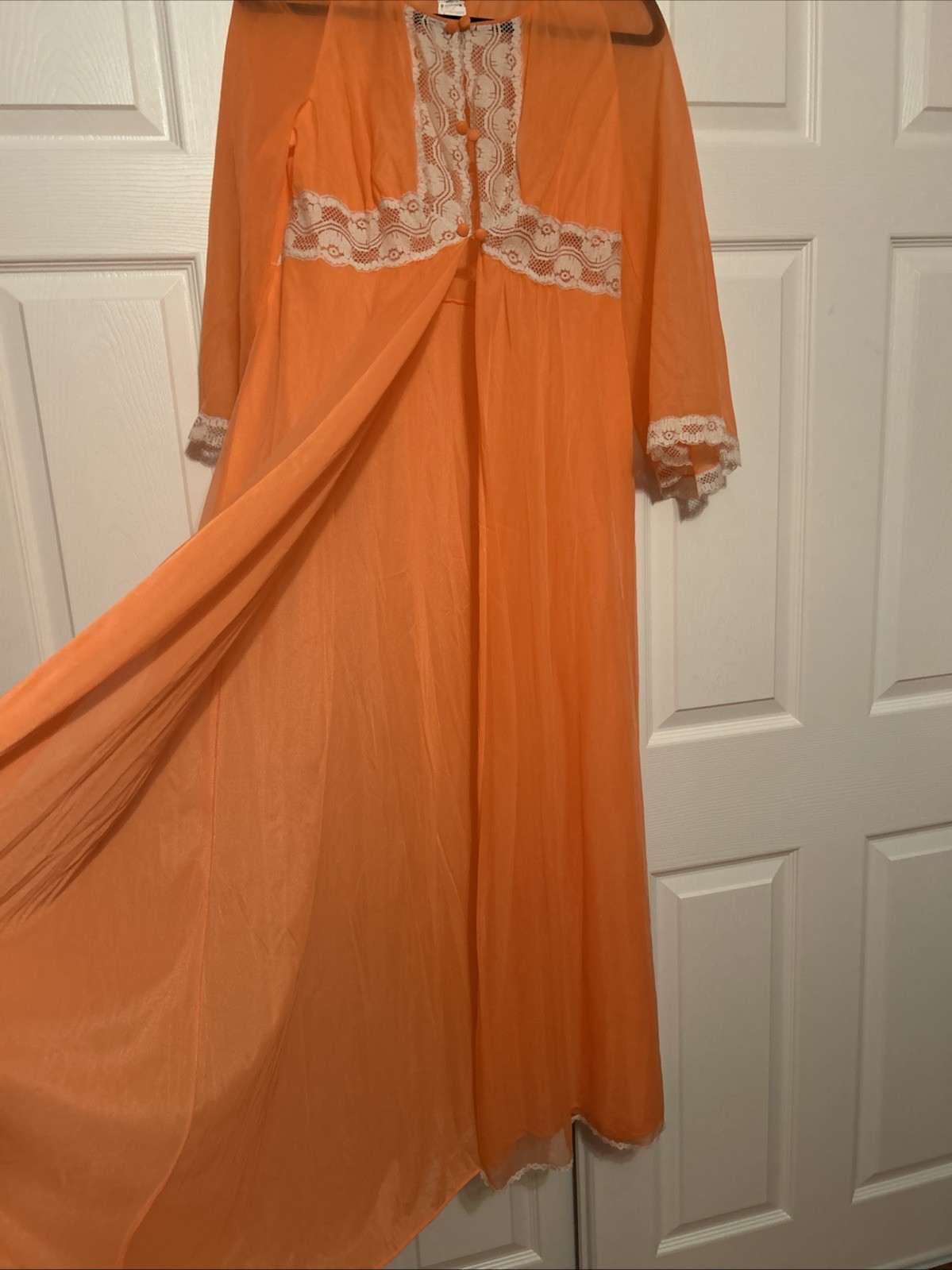 NEW! VTG GOSSARD ARTEMIS Nylon & Lace Nightgown & Robe Set Medium