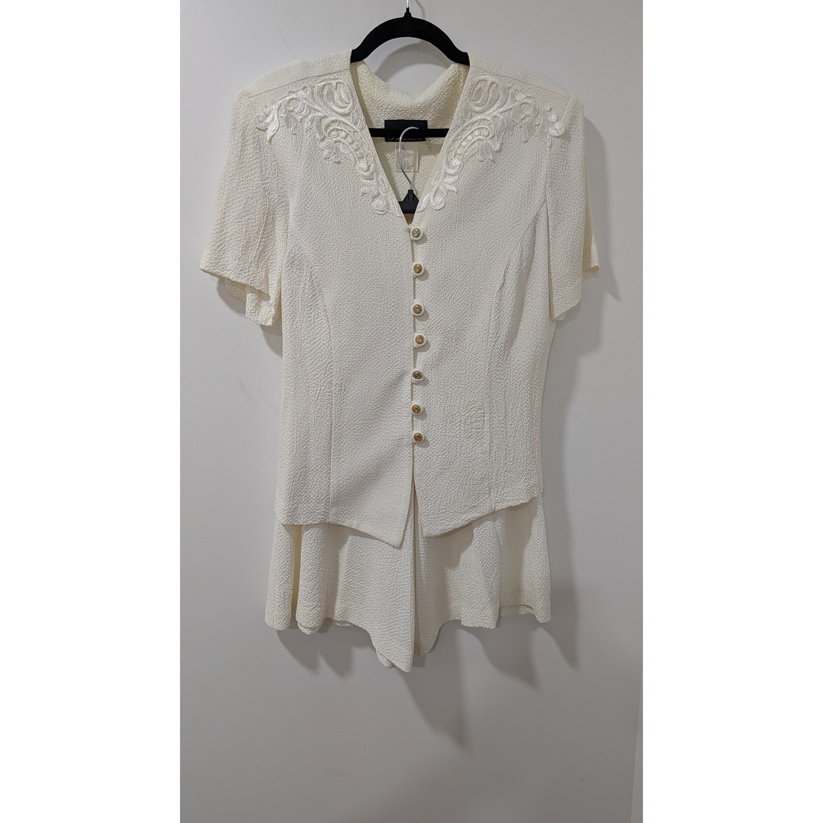 Vintage Alexis Fashions Cream Crinkle Embroidered Jacket Shorts Set Size 11/12