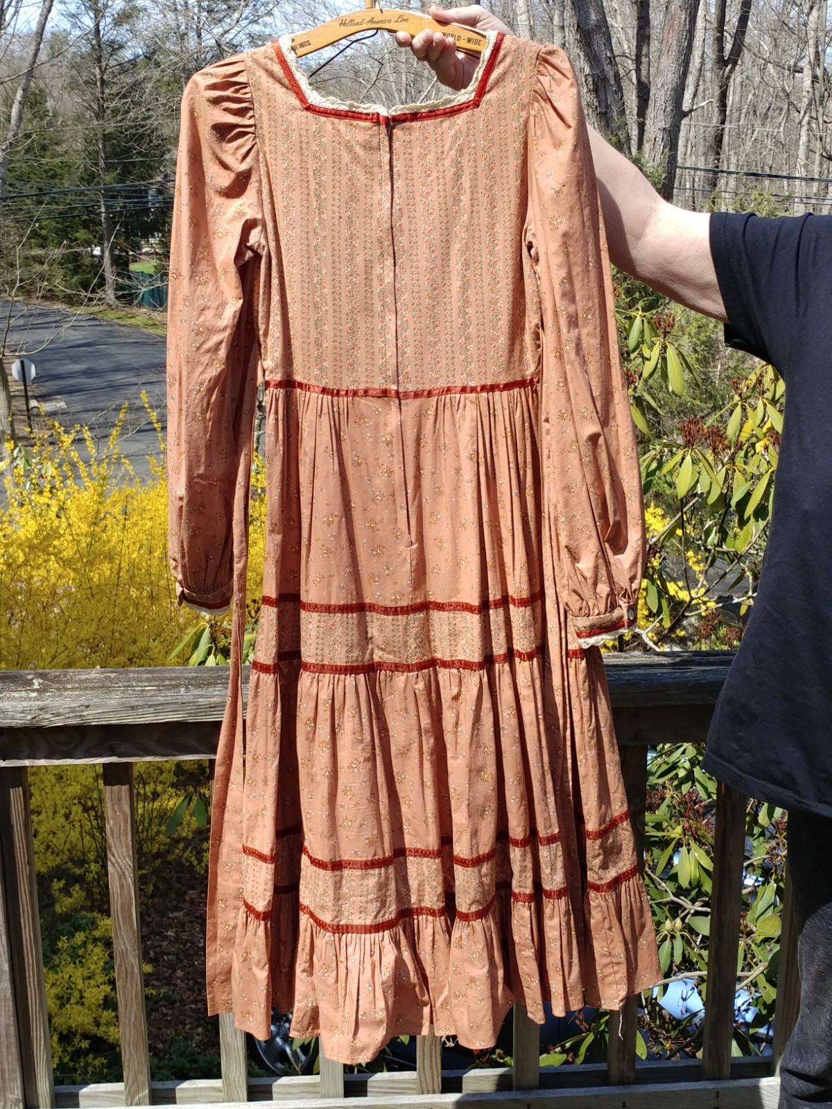 VINTAGE 1970s GUNNE SAX PRAIRIE BOHO DRESS PEACH FLORAL LACE RIBBONS CORSET