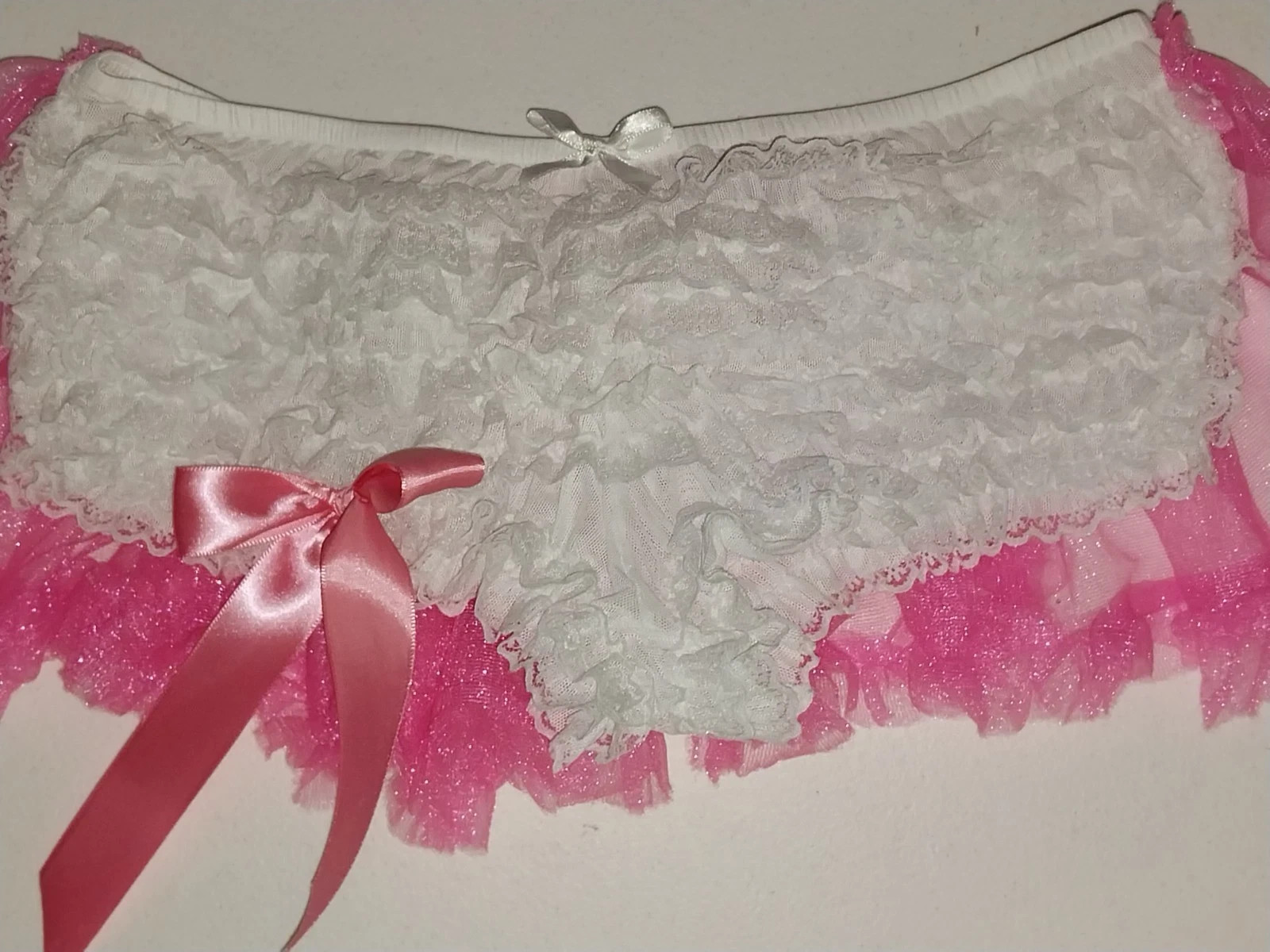 vtg SILKY SHINY NYLON RUFFLES CHIFFON PINK LAYERS LACE BRA TOP SISSY PANTIES SET