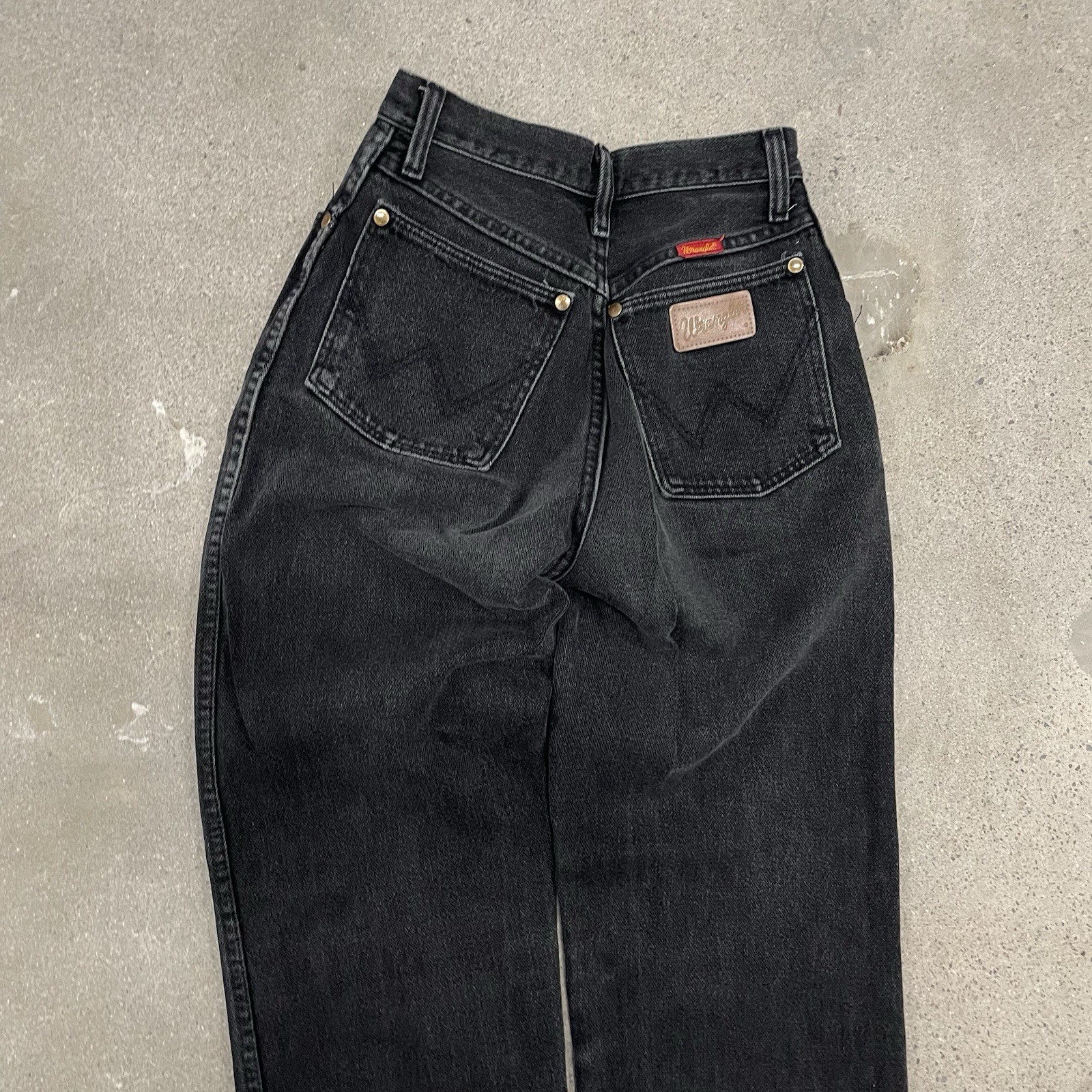 Womens Vtg Wrangler 12MWZWK Black Denim Jeans Meas. 24×32 Made In USA!