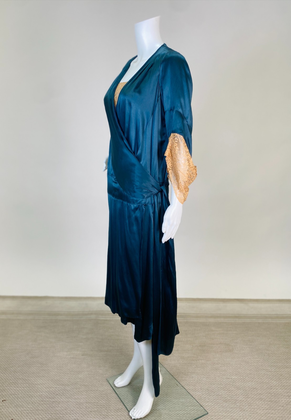 Antique Vintage Early 1920s Teal Blue Silk & Floral Lace Robe House Coat AS IS