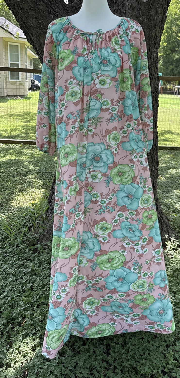 Vintage 70s House Dress XL* Floral Maxi MuuMuu Resort Travel Oversized