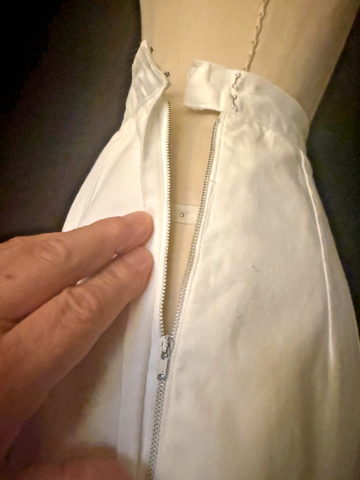 Vtg 1960’s WOMEN’s PEDAL PUSHER PANTS, WHITE Cotton CANVAS, Metal Zipper, CLEAN