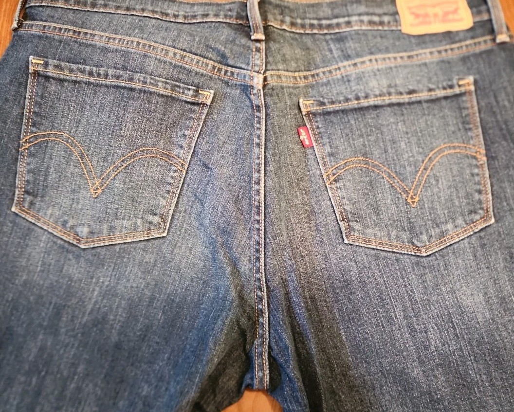 Pre-Owned – Women’s Levi’s 505 Straight Jeans – 14 L – Free Ship!