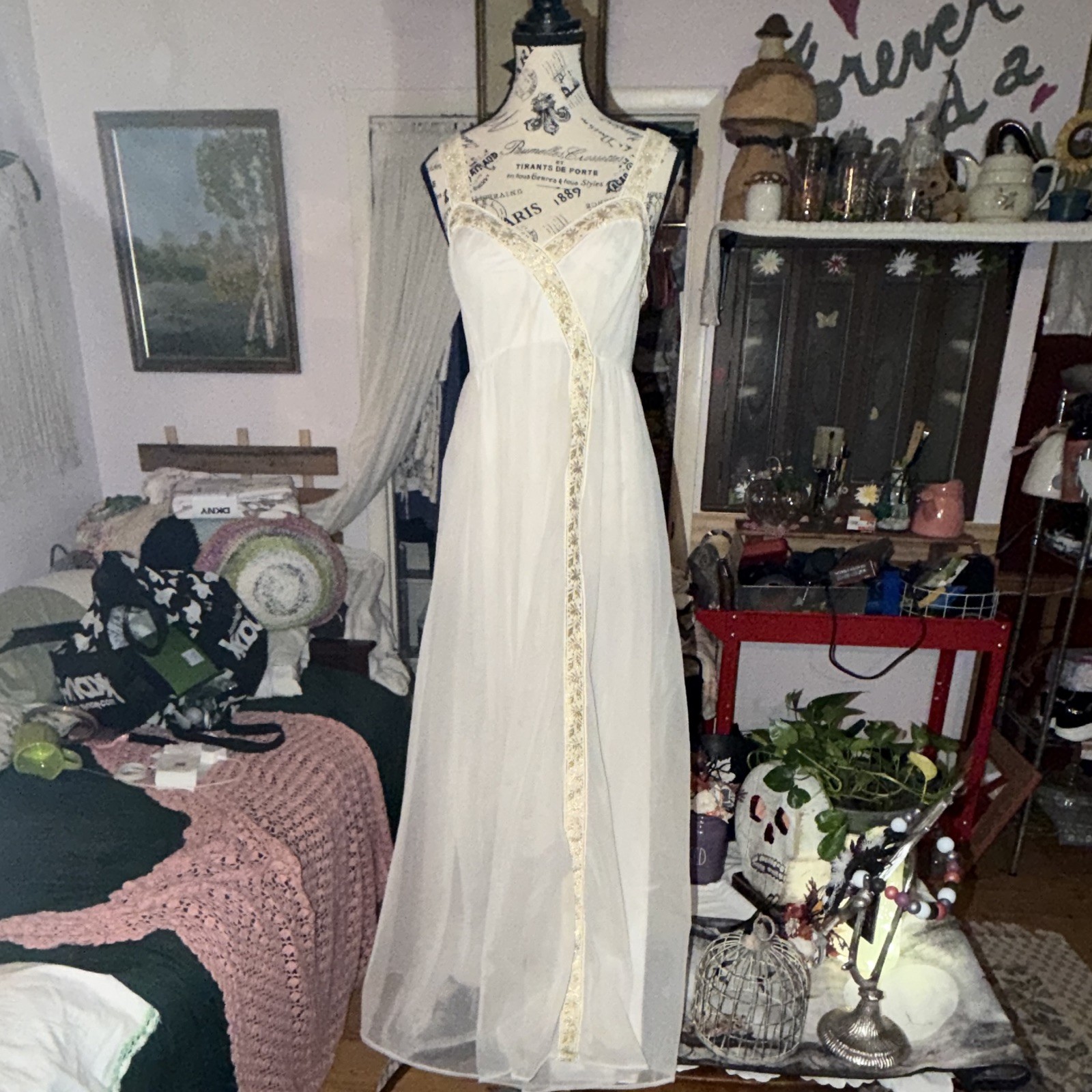Vintage 1950’s Vanity Fair Gold Tag Chiffon Nightgown Dress Gold Embroidered 3