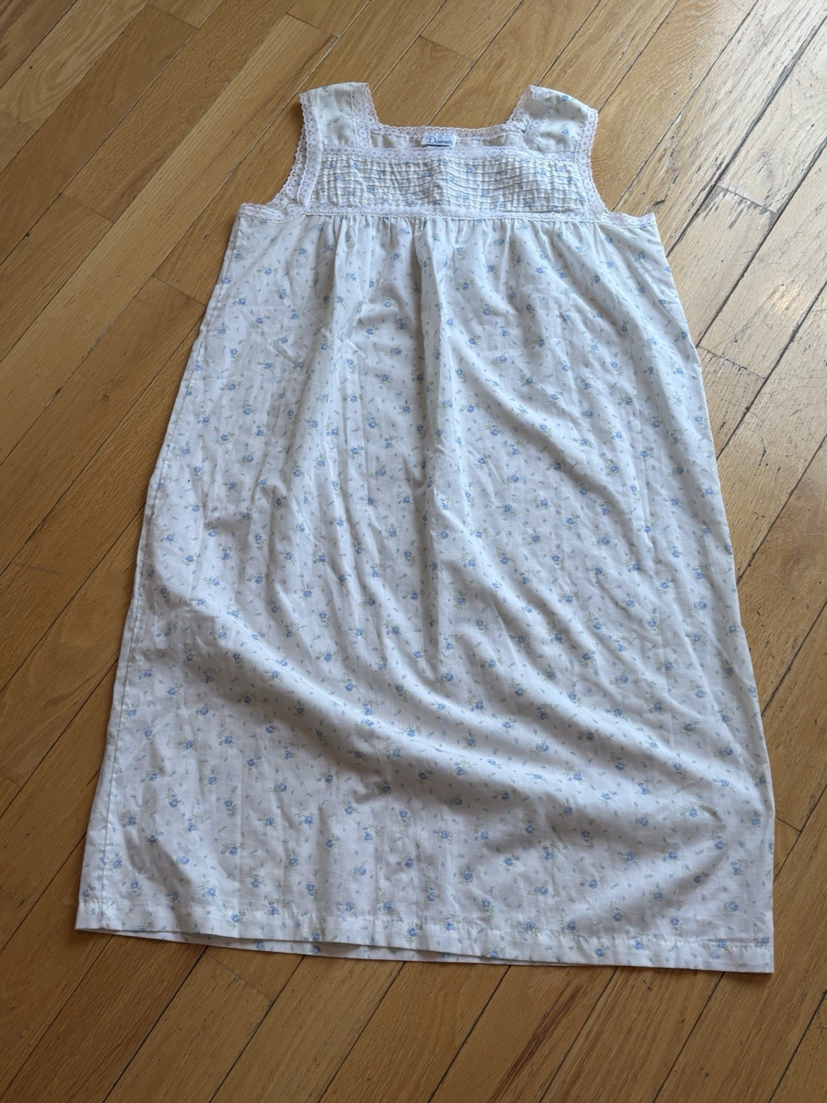 Vtg Damea Nightgown White & Blue Floral Combed Cotton Blend Size M USA Grandma