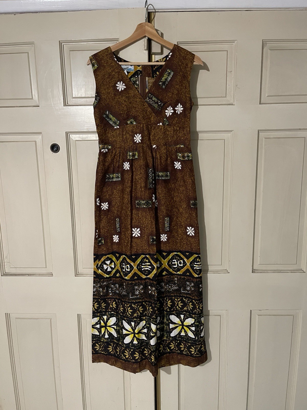Vintage 70s Penneys Hawaii Bark Cloth Tiki Dress M/S