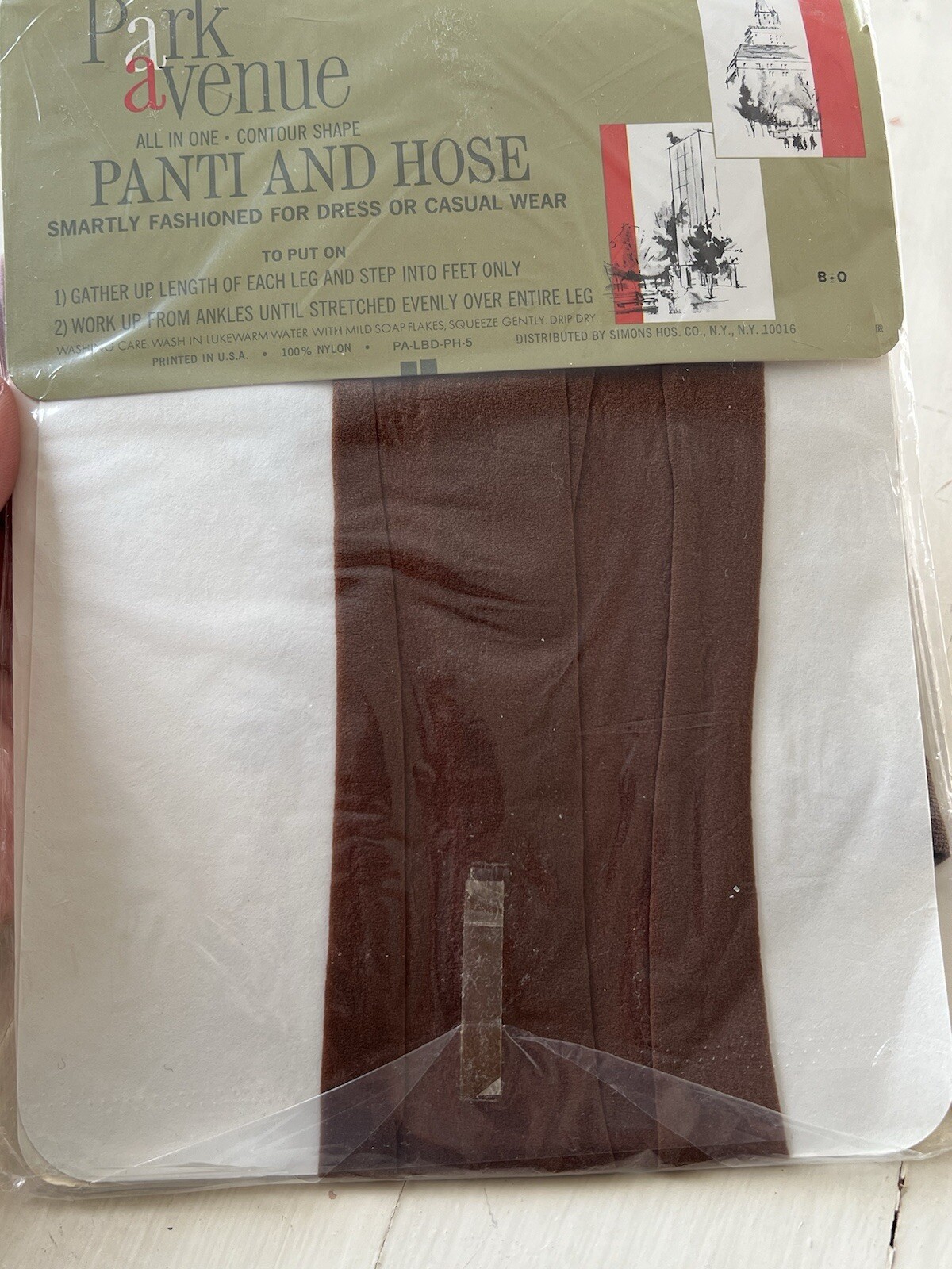 1 Pair Vintage Park Avenue Pantyhose, So soft So Sheer, Medium Beige, 115-125 Lb