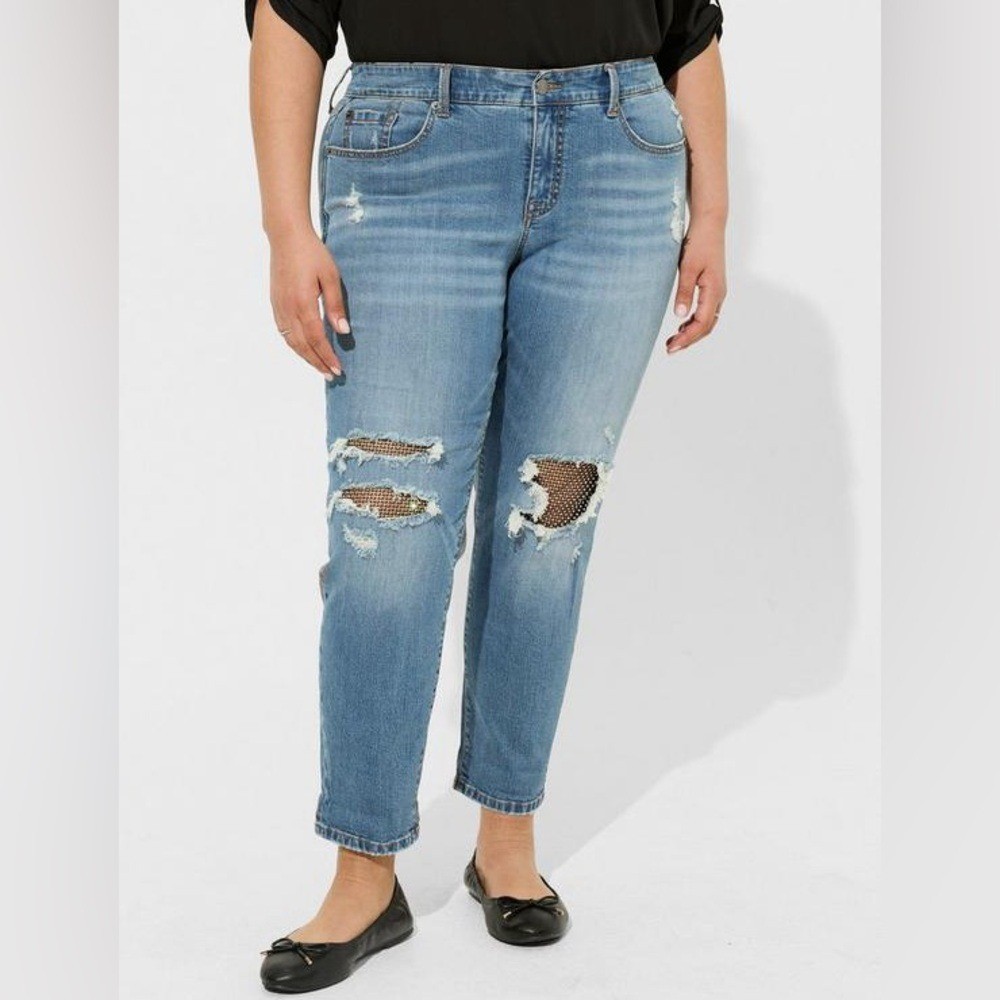 Torrid Perfect Boyfriend Ankle Vintage Stretch Mid-Rise Jean 22R