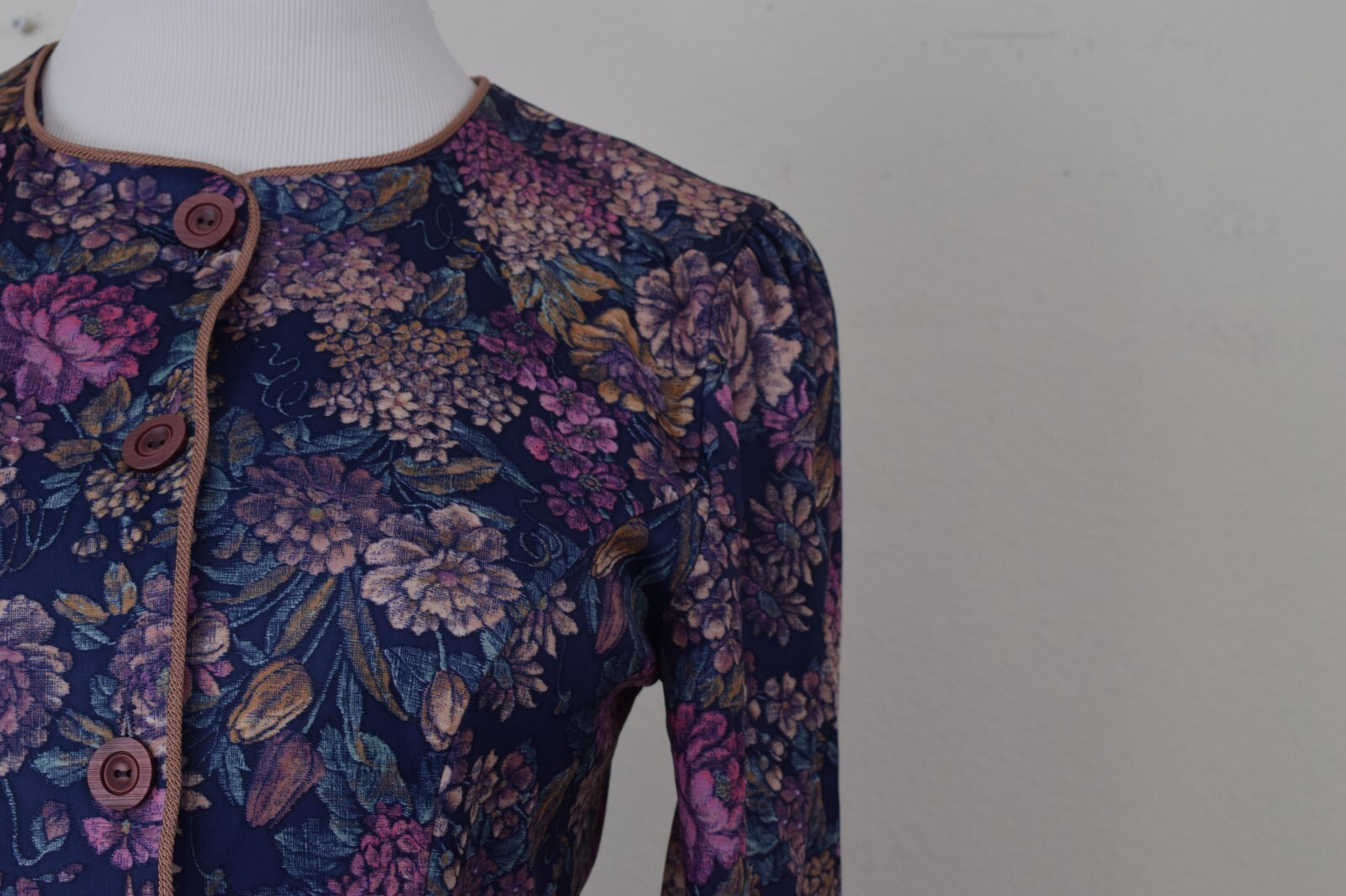 Vintage 80s Polyester Whirlaway Floral Print 3/4 Sleeve Button-up Blouse size 6P