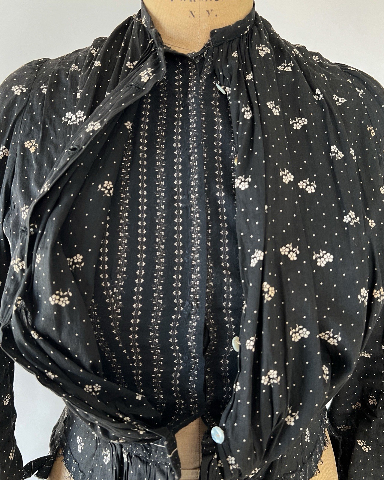 Antique Victorian 1890s 1900s Black Floral Calico Dress Set Prairie M 29 30 W