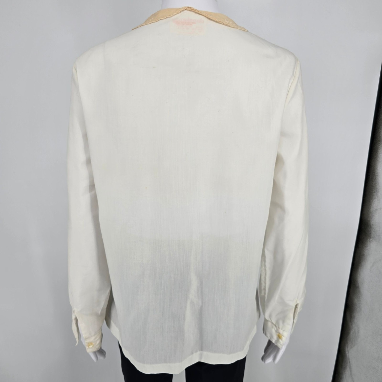 Vintage 1970s Donnkenny Peter Pan Lace Collar Pintuck Long Sleeve Blouse (L)