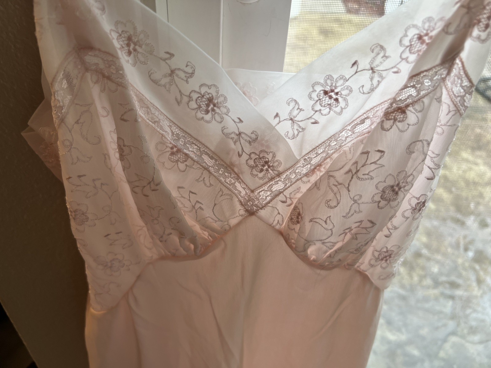 VTG Lot 3 Vanity Fair Nylon Floral LACE 1 Ea. White Cream Pink SLIP NIGHTGOWN 36