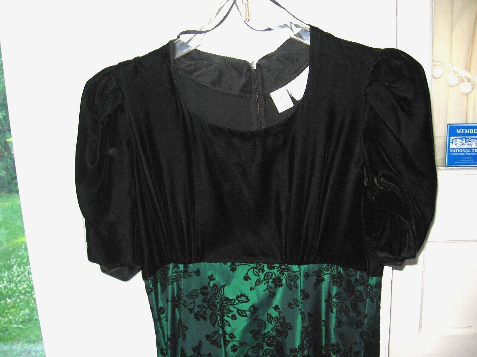 LOVELYVINTAGE SOUTHEASTERN IRIDESCENT GREEN/BLACK VELVET FLOCKED BROCADE DRESS-6