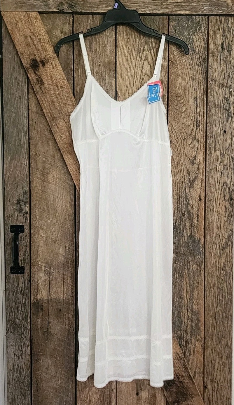 White Dixie Belle Lingerie Antron III USA Lace Tall Vintage Below Knee Size 38″