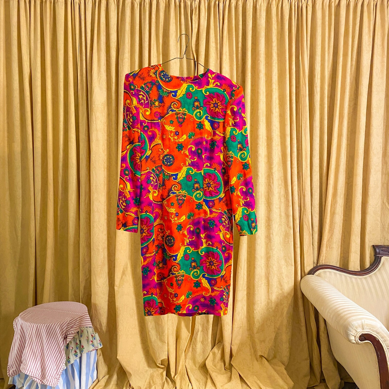 Vintage paisley baroque dress 1980’s – 1990’s long sleeved baroque and paisley