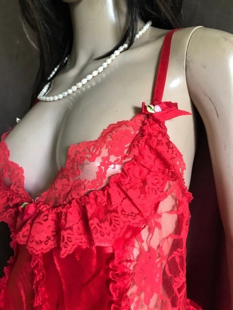VTG TRES CHIC 60′ LINGERIE RED LACE TRIM SZ L