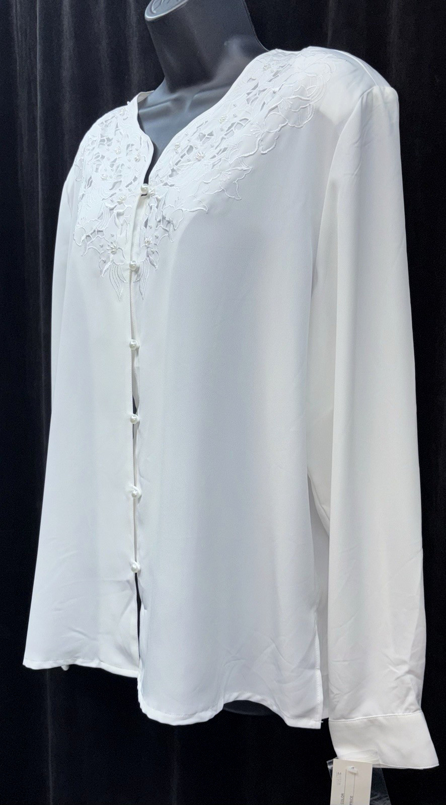 NWT Kathy Che Women Size 18 Button-Up Long Sleeve Blouse White Beads Embroidered