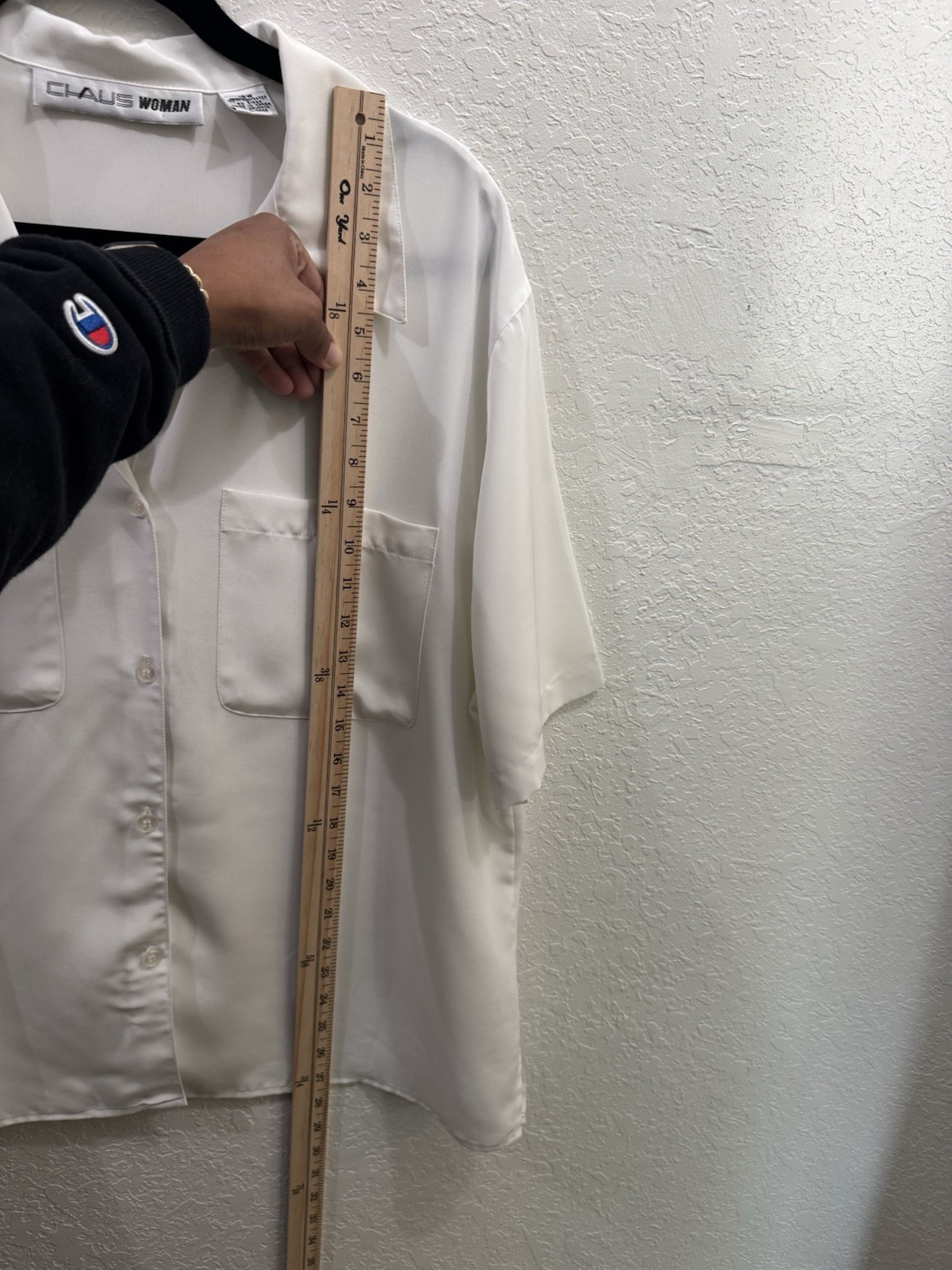 VTG Chaus Woman Off White Button Up Blouse Two Pocket Minimalist Workwear 16W