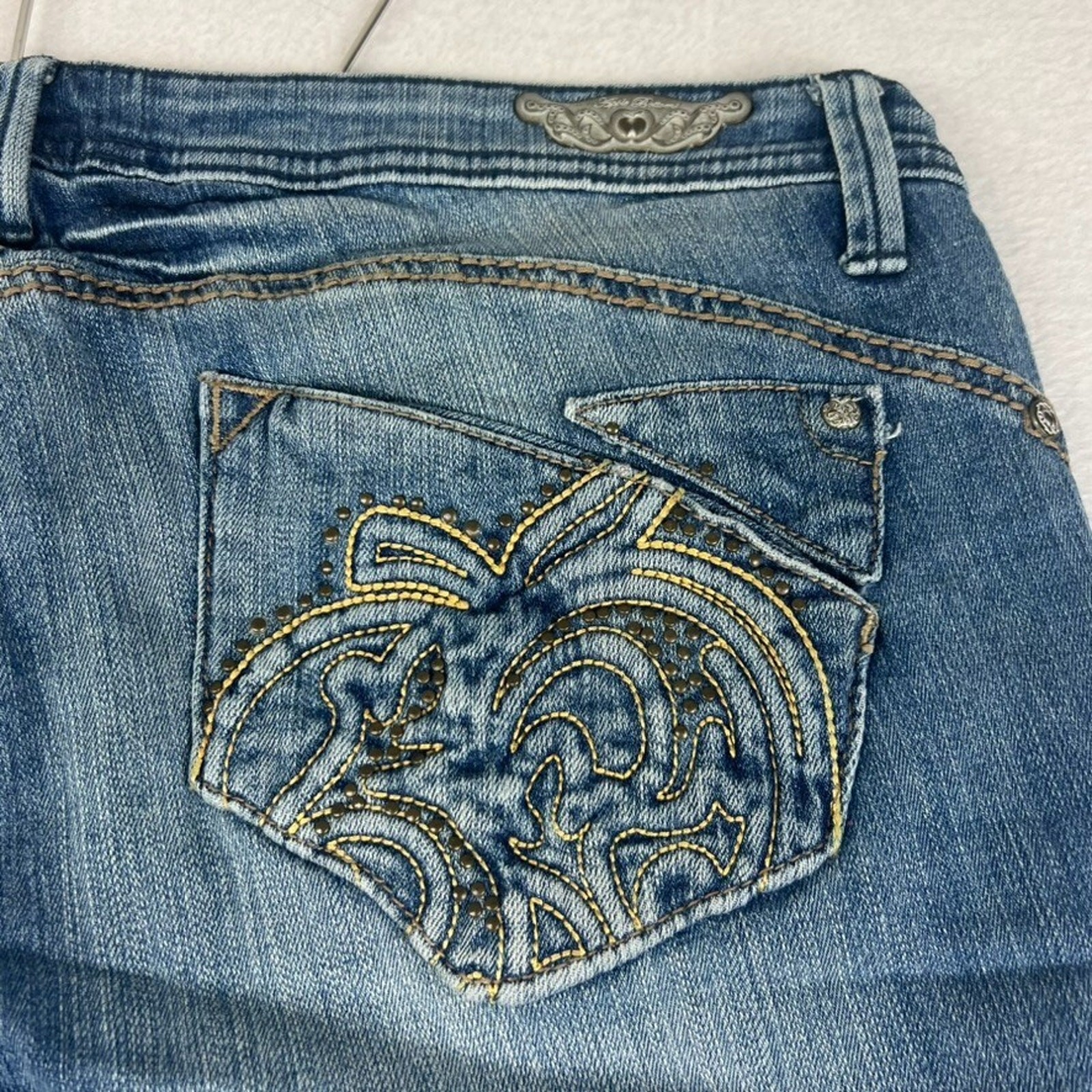 Apple Bottom Jeans Women’s Size 13/14 Distressed Blue Denim Embellished Pocket
