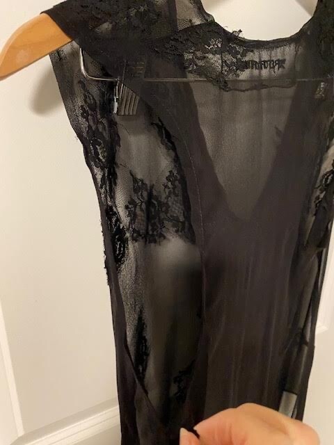 VINTAGE Reformation Black V-neck sleeveless lagenlook blouse top silk/lace