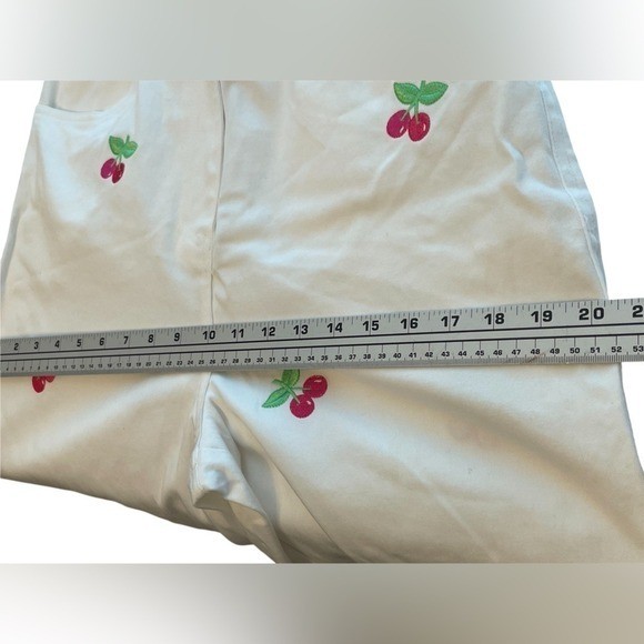 Vintage Quaker Factory Jeans Medium White Women’s Cherry Embroidery Print