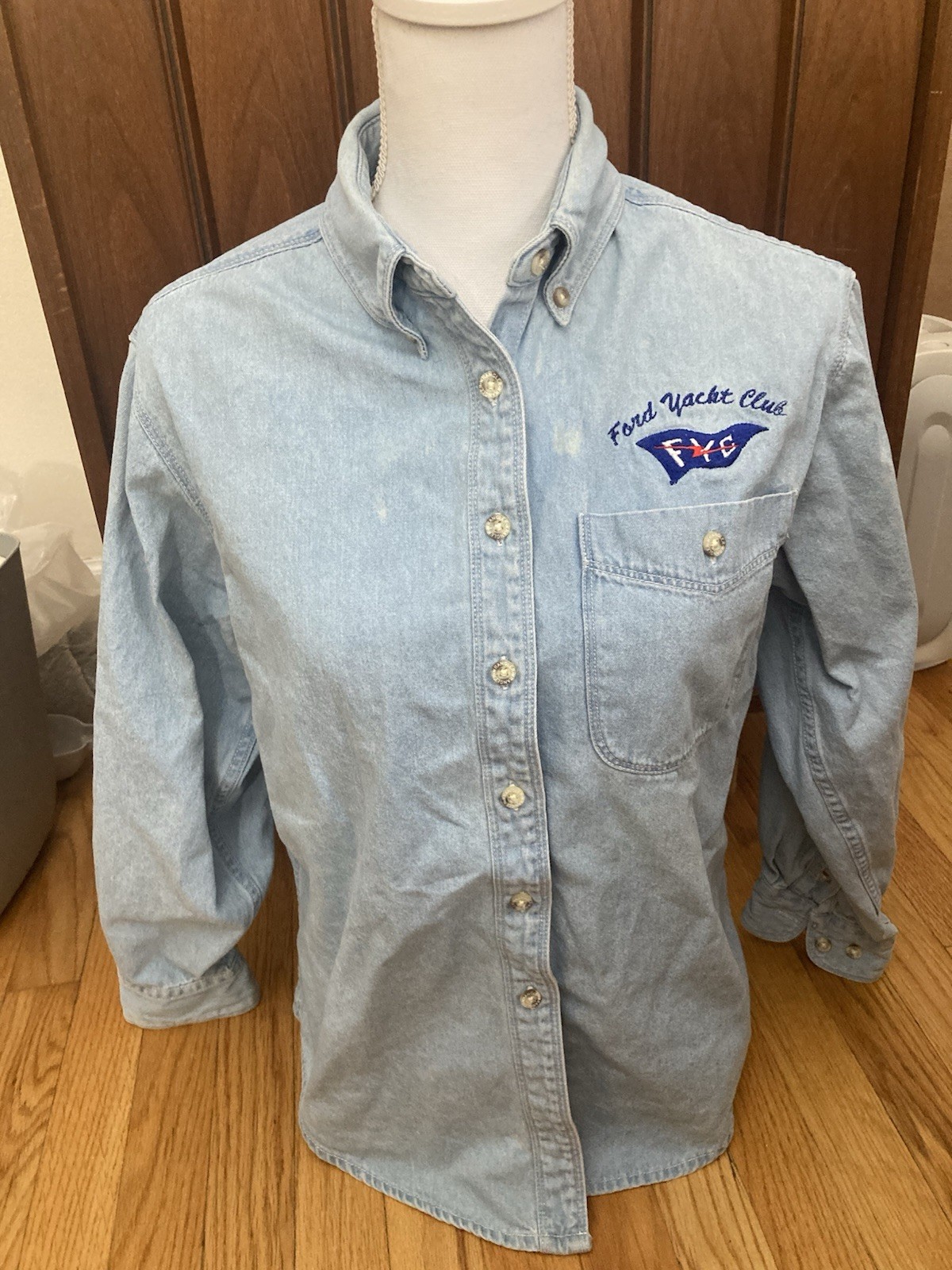 Women’s Vintage Demin Button-down Shirt Small Wrangler Hero Ford Yacht Club Logo