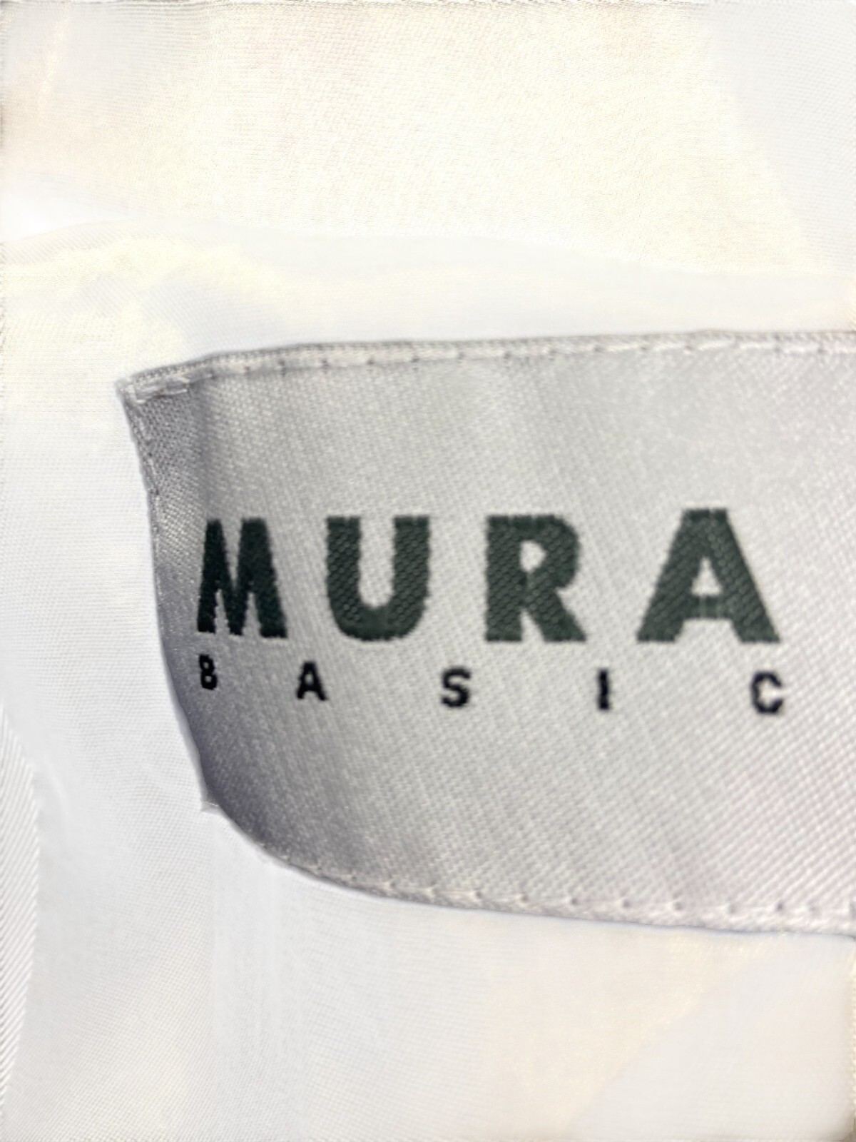 Stylish Vintage 90s Women’s Classic Trench Coat by Mura | Beige coat with belt