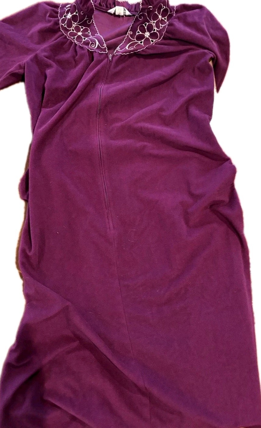 Vintage Purple Velvety Dressing Gown Night Dress Lrg. Sz. 16-18 Grandma Core