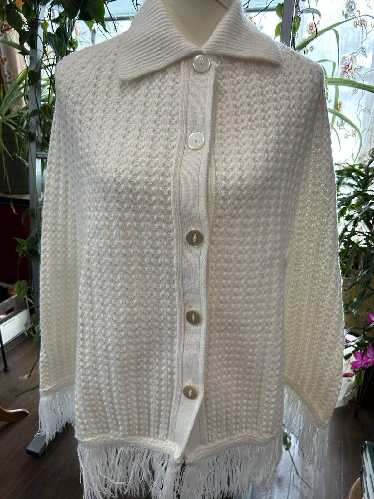 VTG Women’s Fashioned 100% Turbo Orlon Acrylic White Fringed Button Shawl Cape