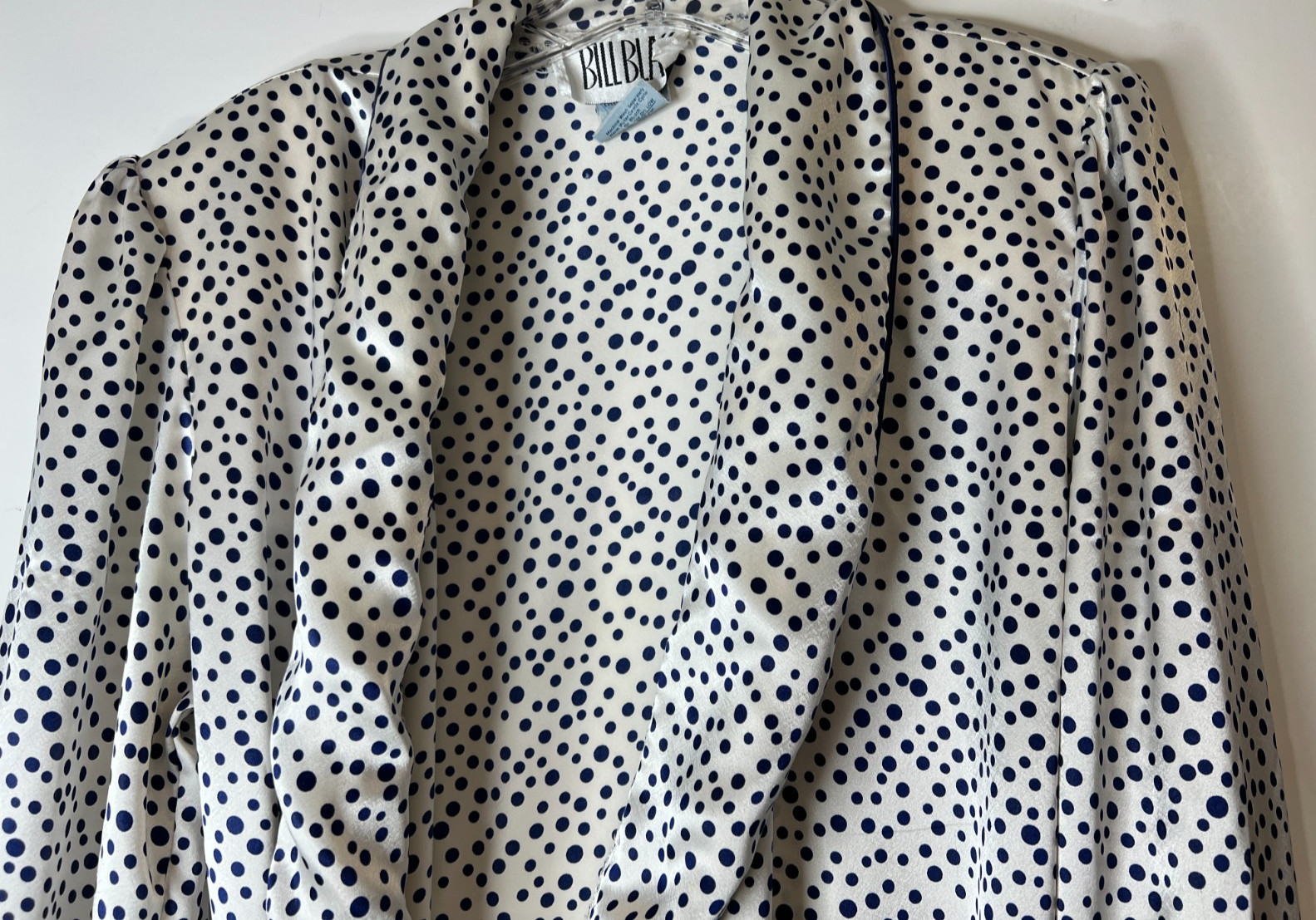 VTG Bill Blass Women’s Medium Satin Bath Robe White w/Blue Polka Dots Belted