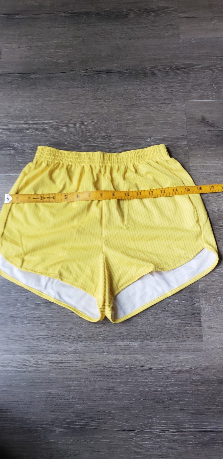 NEW VTG 80s Unbranded Yellow Stripe All Nylon Gym Shorts Sz M Roller Skate USA