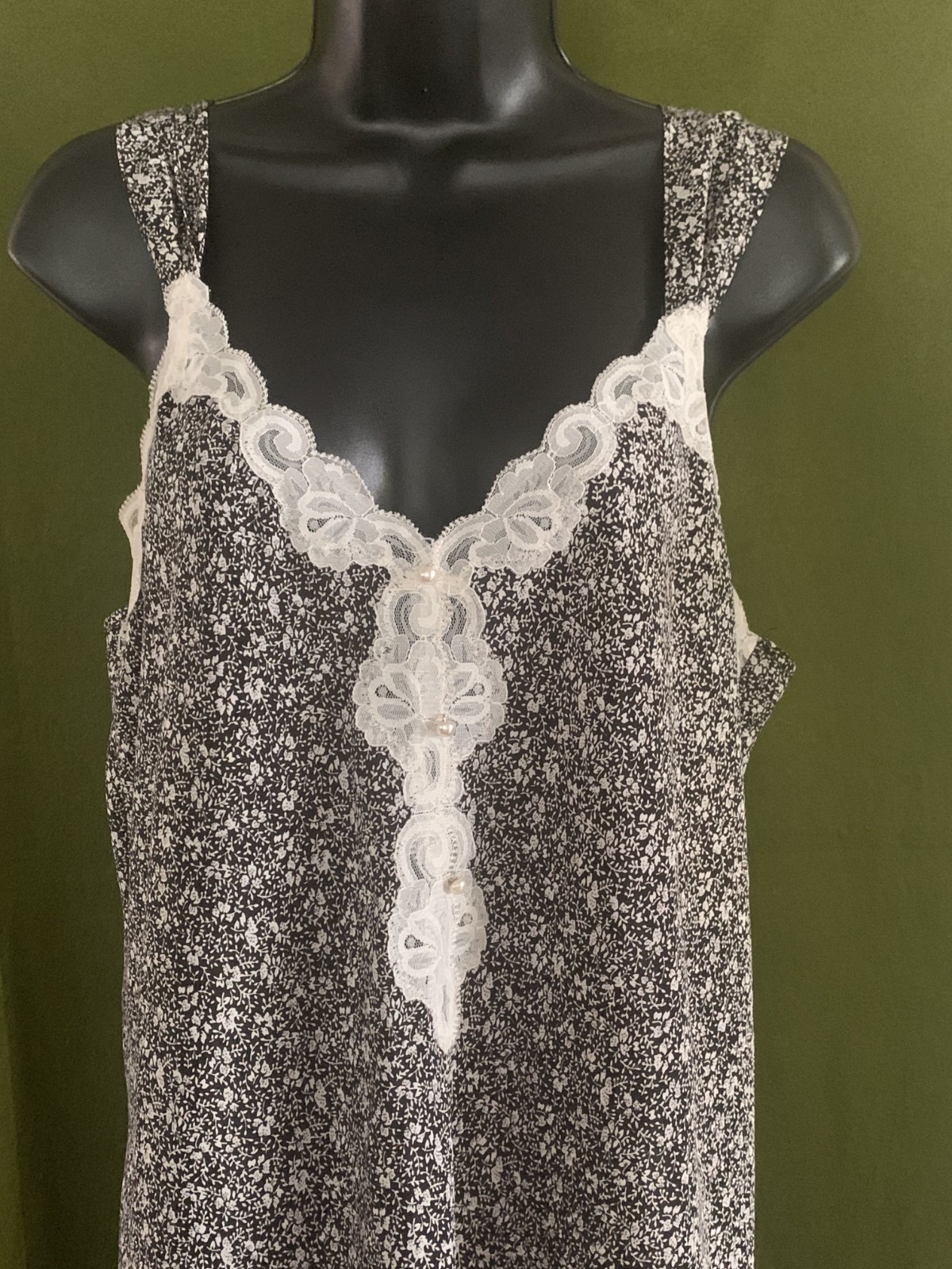 Vtg Black White Floral Print Lace Side Slits Nightgown Faux Pearl Buttons Sz L