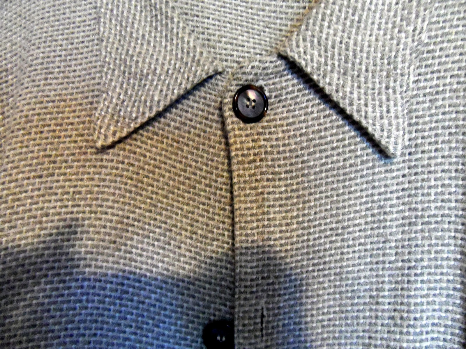 CP SHADES Super Nice Shacket Big Large 50″ Bust Top Shirt Beige Women Buttons
