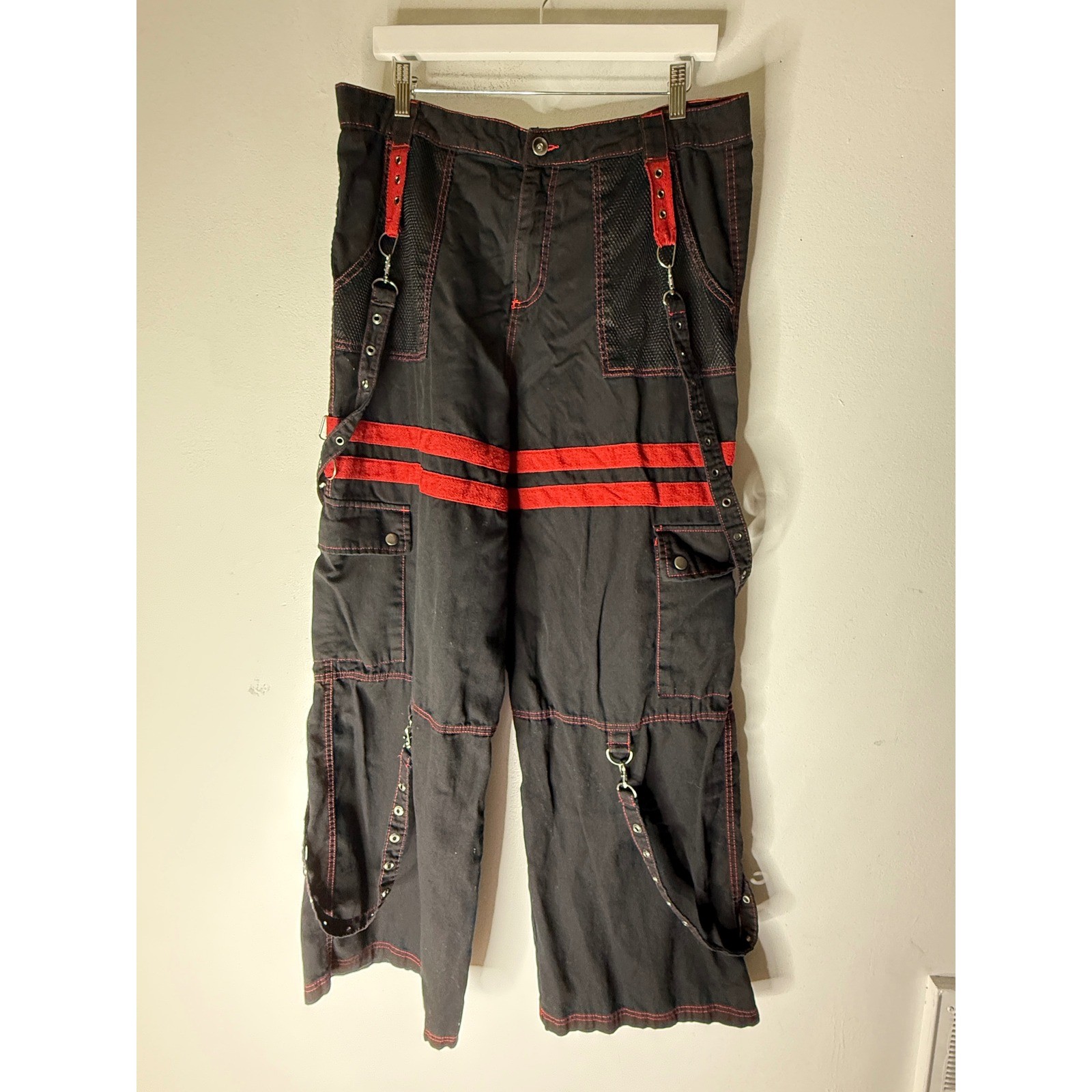 Hot topic black red grommet suspended wide leg pants goth y2k size 17
