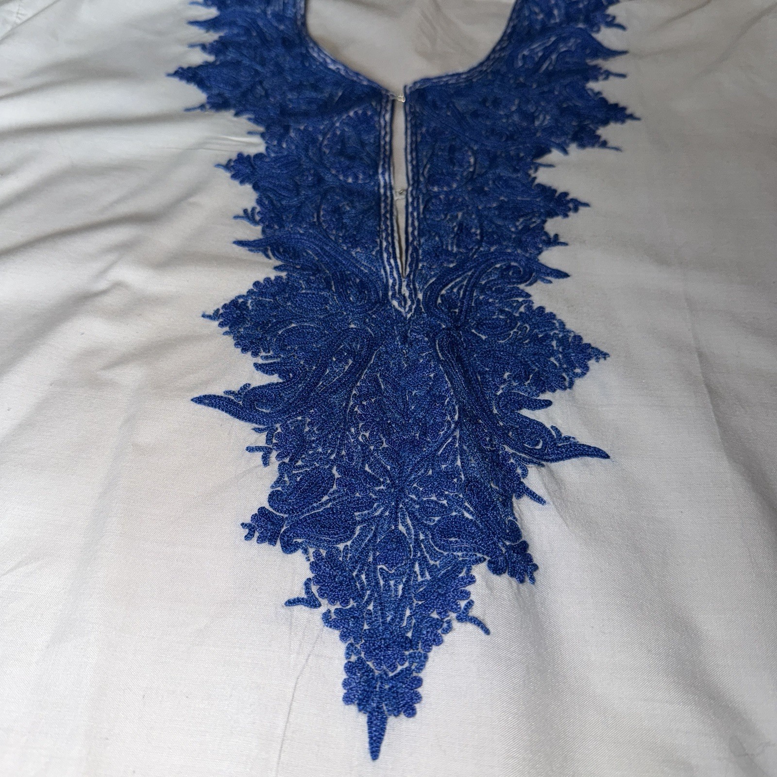 Vintage White Lightweight Linen Blue Embroidery Island Hippie Tunic Top medium