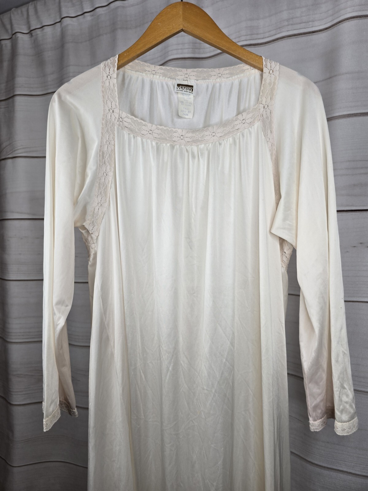 VTG MONTGOMERY WARD White W/LACE NYLON NIGHTGOWN SZ L TALL 18-20 #B10