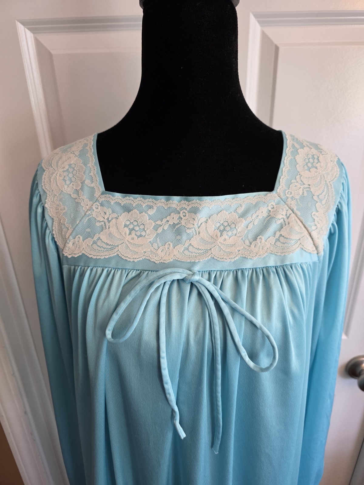 Vintage Pinehurst Lingerie Nightgown Blue Lace Trim Size Large Romantic USA