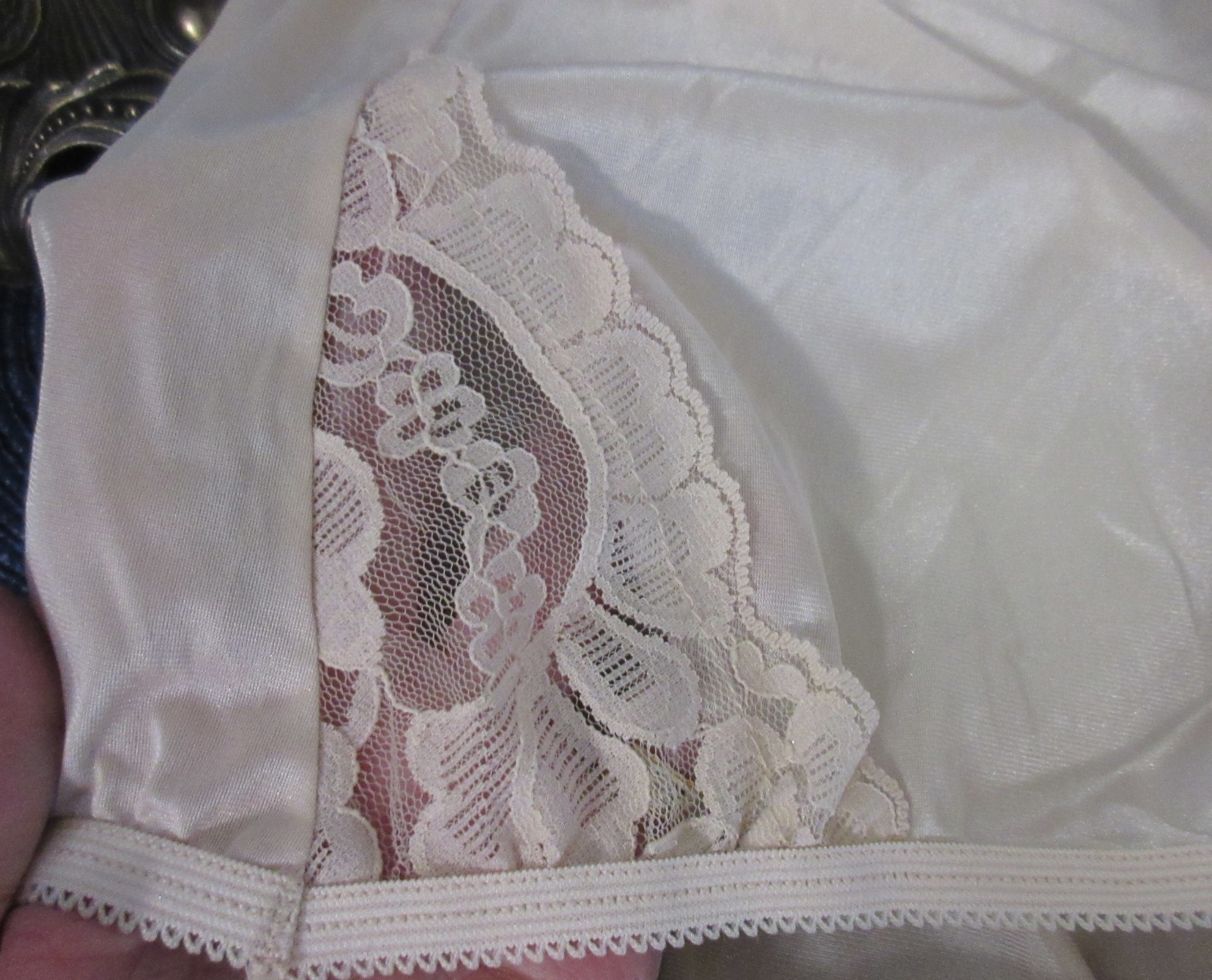 vtg NOS VANITY FAIR BEIGE FAWN SISSY hi waist GRANNY LACE leg panties sz 12/ 5x