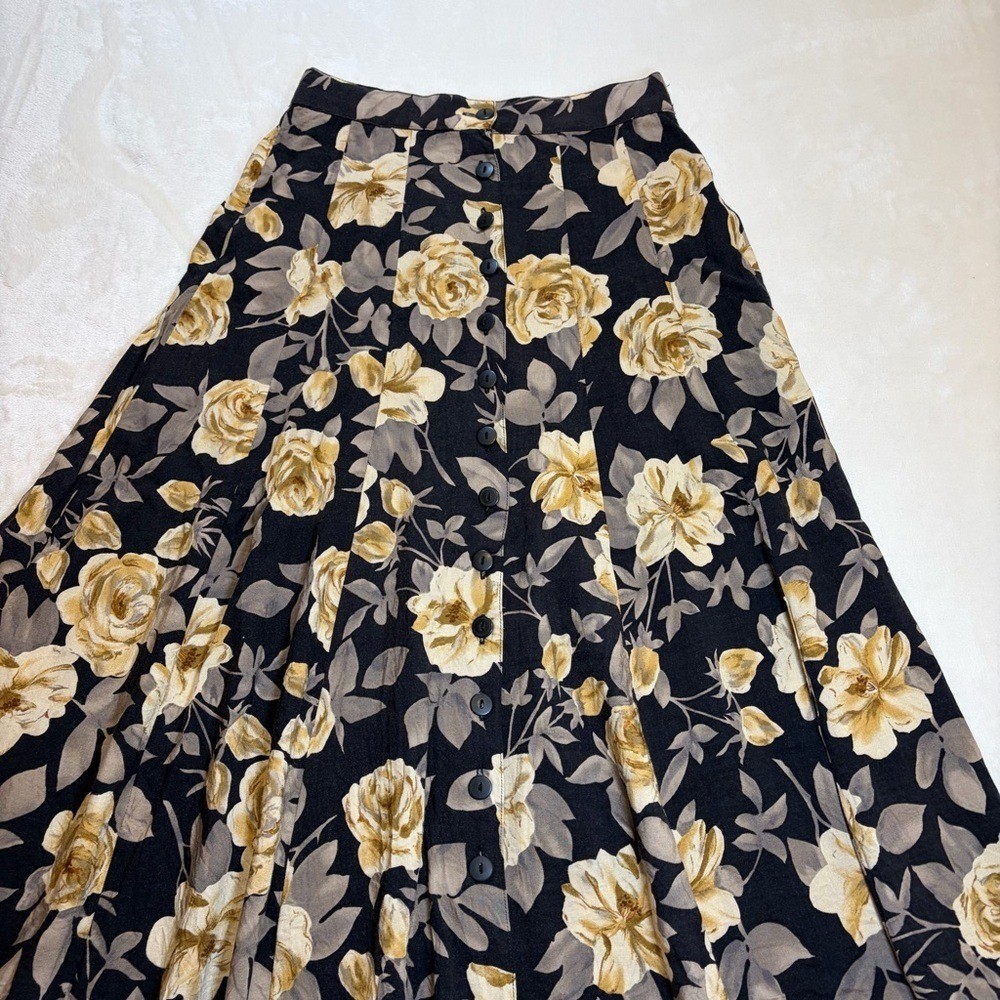 Vintage Express Black A-Line Skirt with Gold and Cream Rose Print
