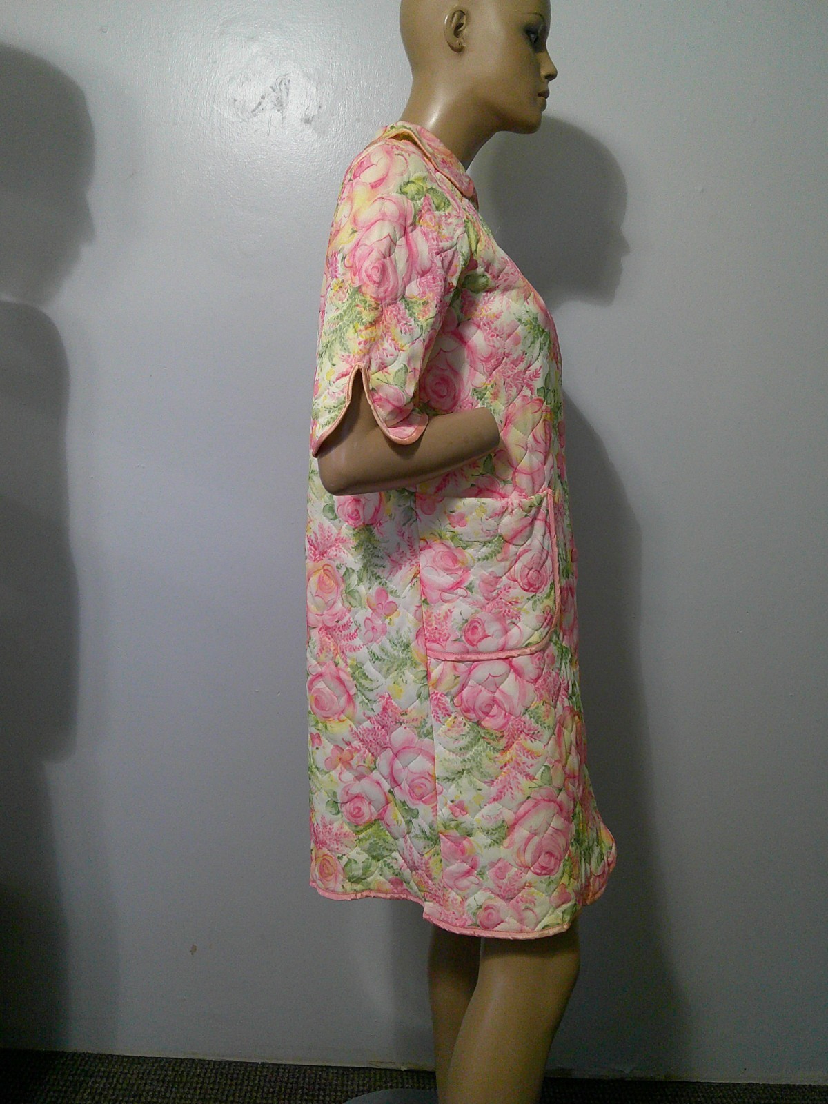 NOS New With Tag Vintage 60s/70s MOD Pink Rose Floral Quilted House Coat Dress S