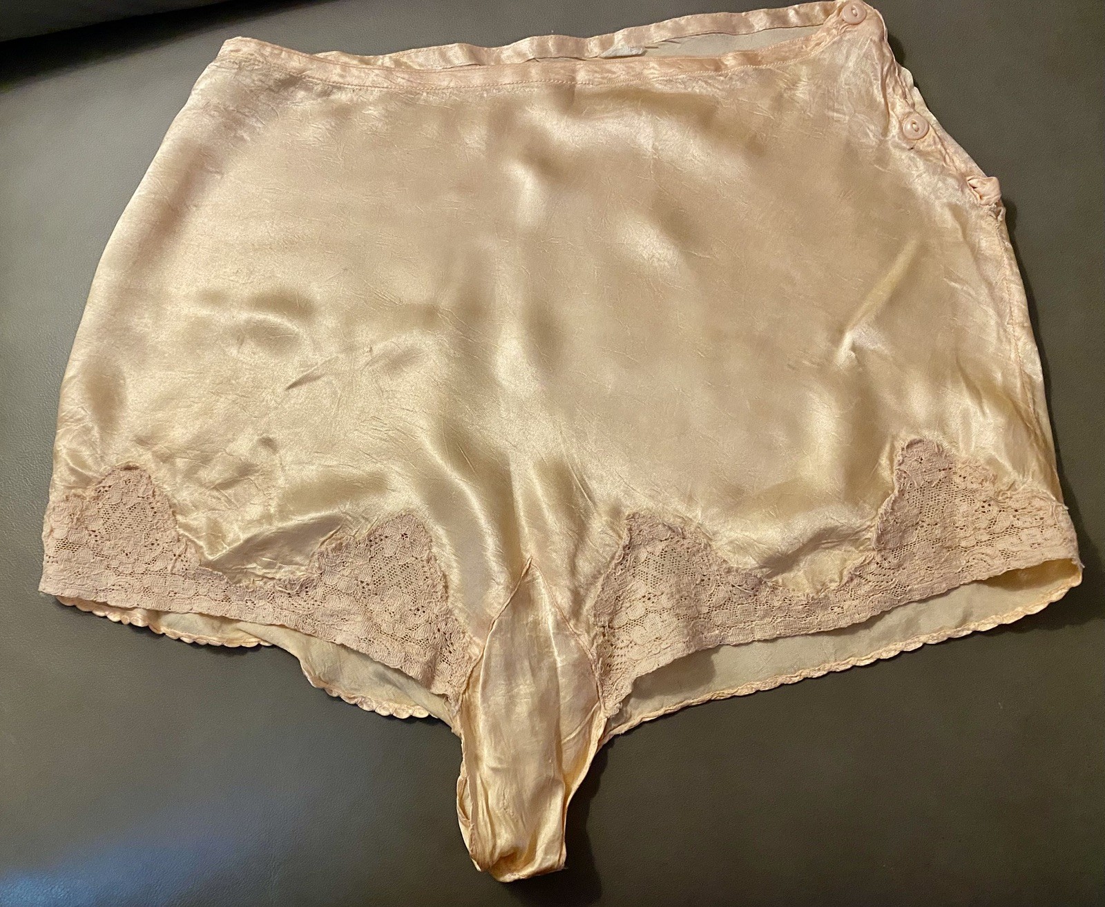 Vintage 20’s/30s Silk & Lace Tap Pant Lingerie Light Pink S-m fab