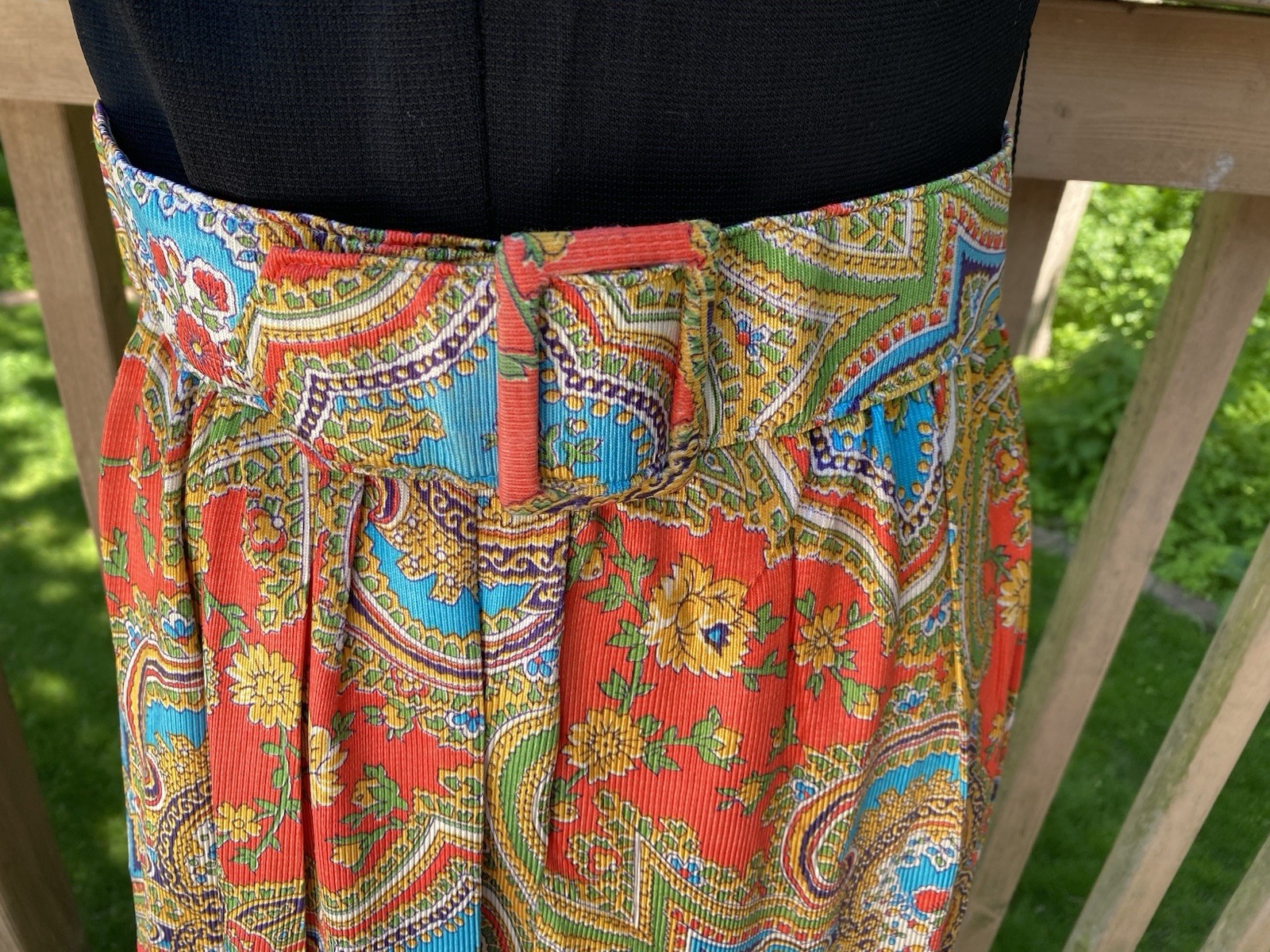 Vtg 70s Psychedelic Long Skirt w Belt Maxi Hostess Dress Black Bodice Size 9 10