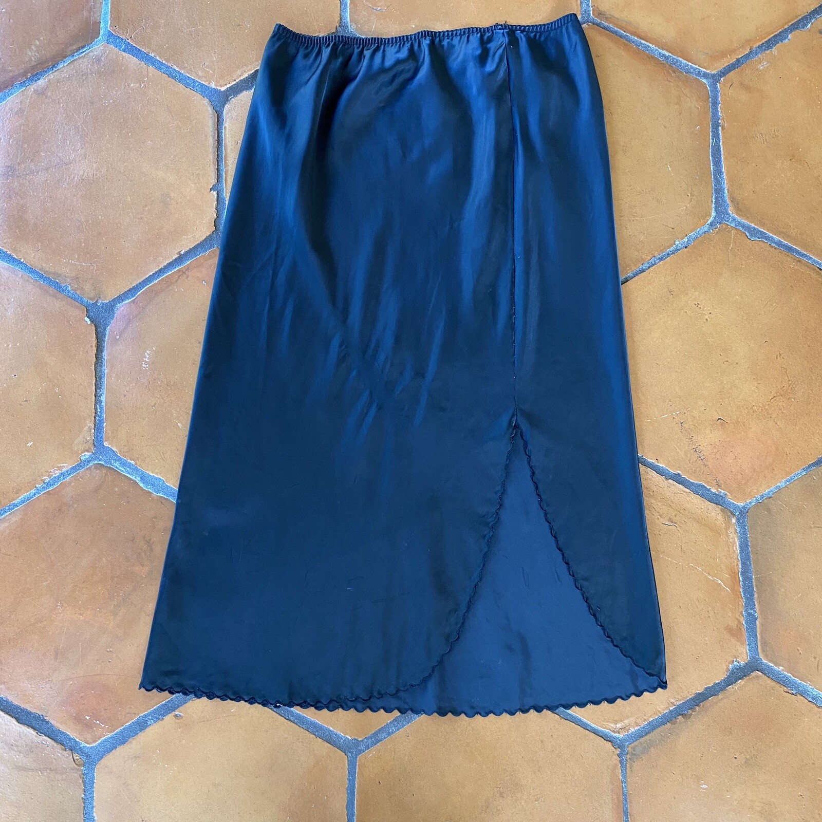 Pembrooke Vintage Midi Slip Skirt Black Scalloped Hem Slit Women Size Medium M
