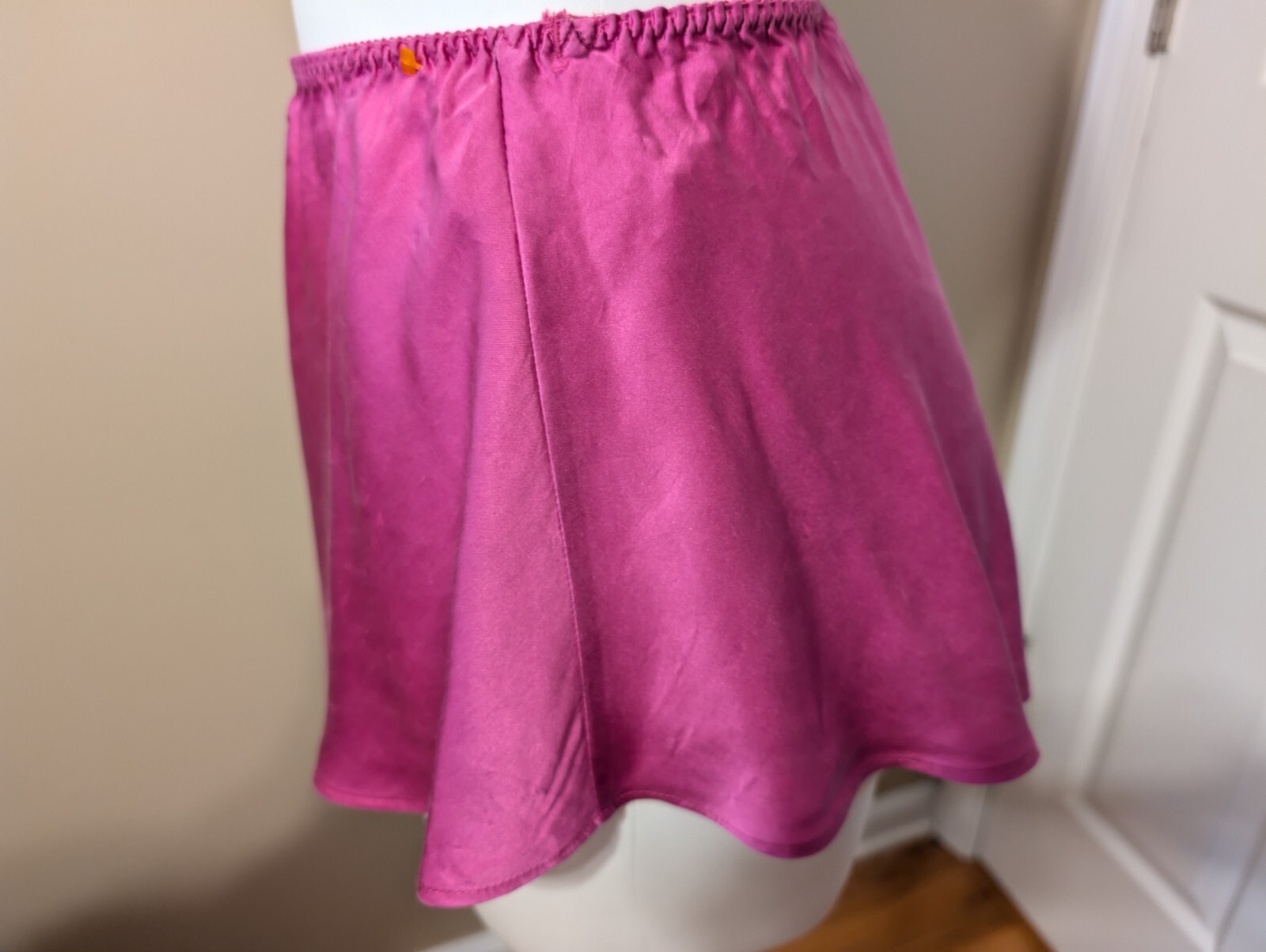 Vtg VICTORIA’S SECRET 100% Silk Fuchsia Pink Cami & Tap Panties Gold Label Sz S