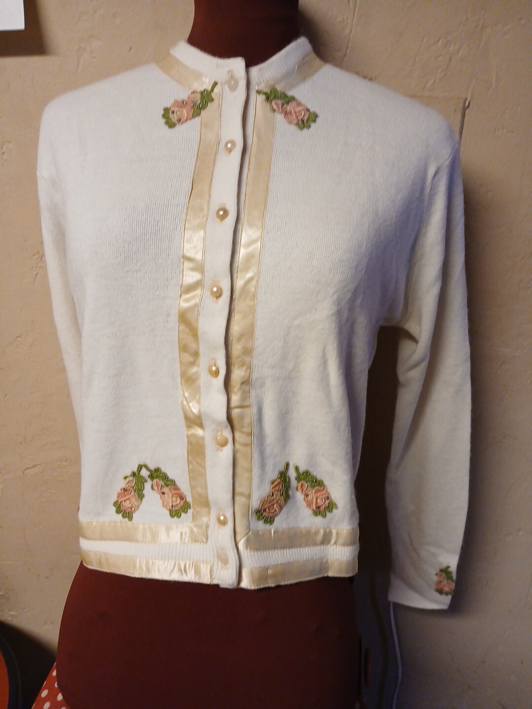 Vtg 50s Angora Ivory Wool Floral Sweater satin floral appliques Lovely!