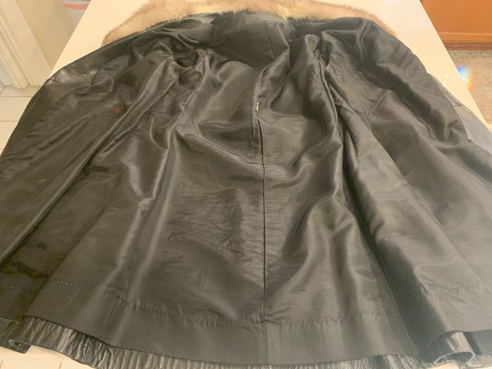 Vintage Black Leather Coat w Fox Fur Collar Timeless Luxury Mob Wife Classic